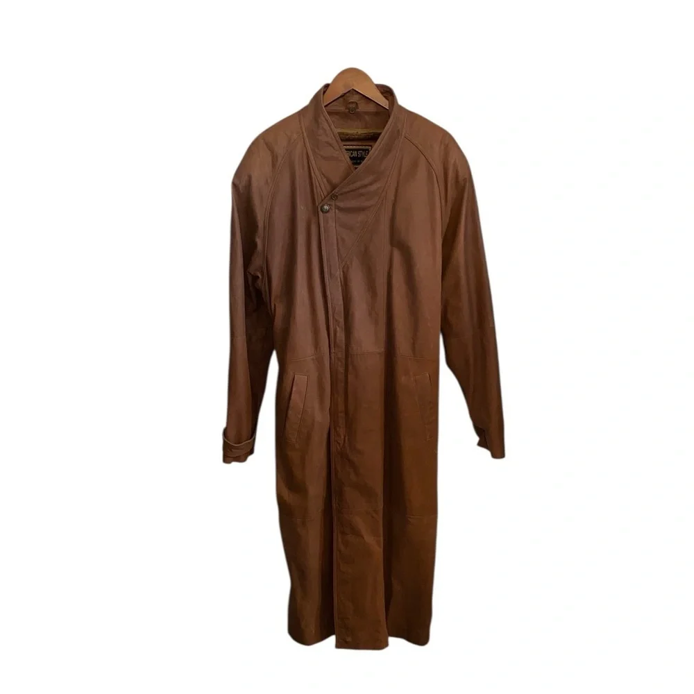 Vintage American Style Brown Leather Belted Trench Coat
Mountain life old money - Picture 3 of 14